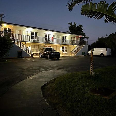 Conty'S Motel Naples Manor Exterior foto