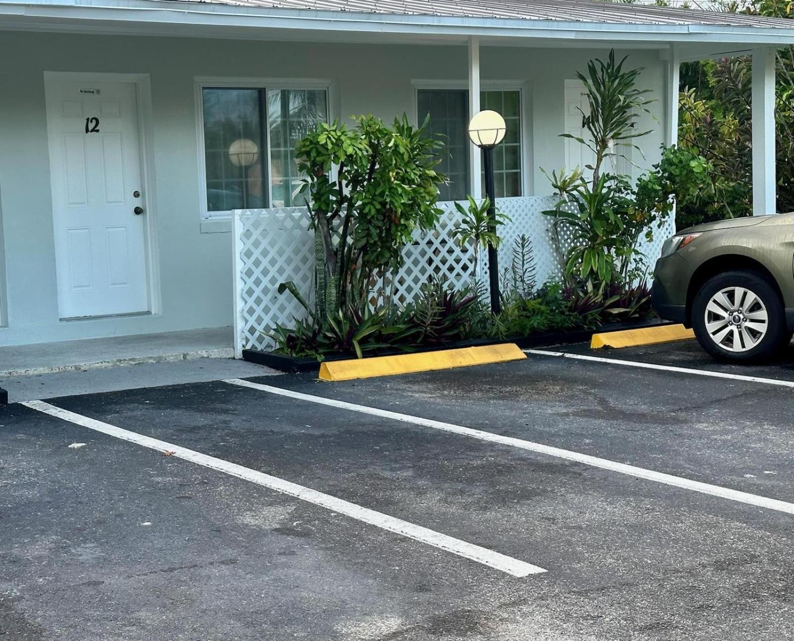 Conty'S Motel Naples Manor Exterior foto