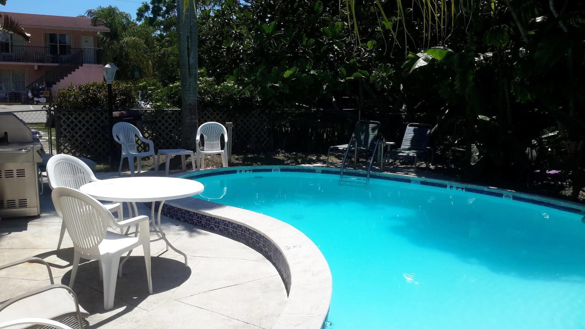 Conty'S Motel Naples Manor Exterior foto