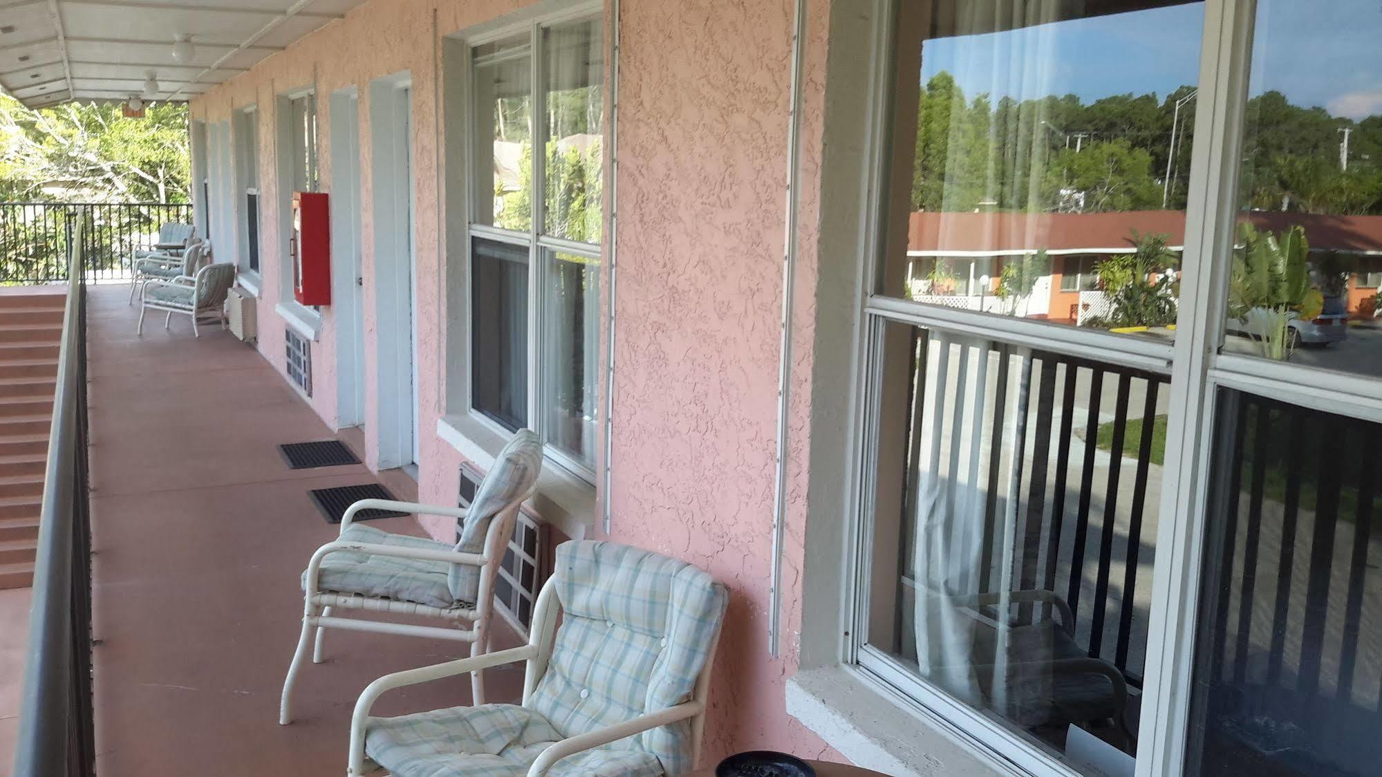 Conty'S Motel Naples Manor Exterior foto
